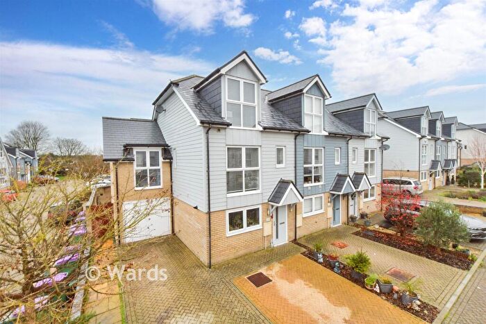 4 Bedroom End Of Terrace House For Sale In Eton Walk, Folkestone, Kent, CT19