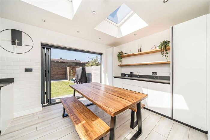 3 Bedroom Terraced House To Rent In Lewisham Road, Greenwich, SE13