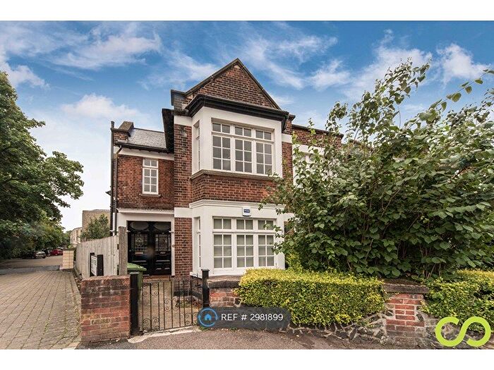 3 Bedroom Maisonette To Rent In Wallace Road, London, N1
