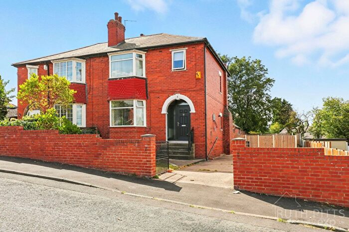 3 Bedroom Semi-Detached House For Sale In Vickers Avenue, South Elmsall, WF9