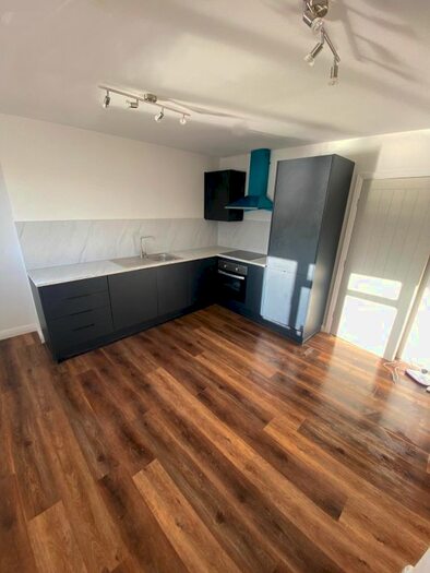 1 Bedroom Flat To Rent In Queens Square, Wolverhampton, WV1