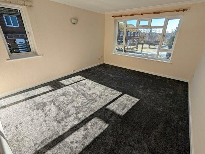 2 Bedroom Apartment To Rent In Wingate Close, Kings Norton, Birmingham, B30