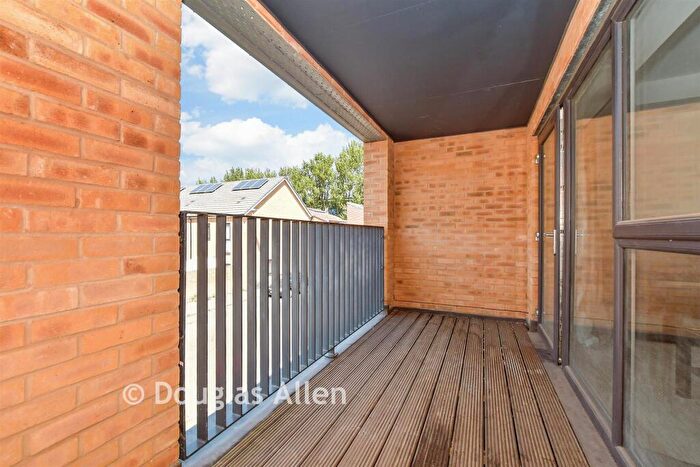 2 Bedroom Flat For Sale In Fullerton Avenue, Dagenham, Essex, RM8