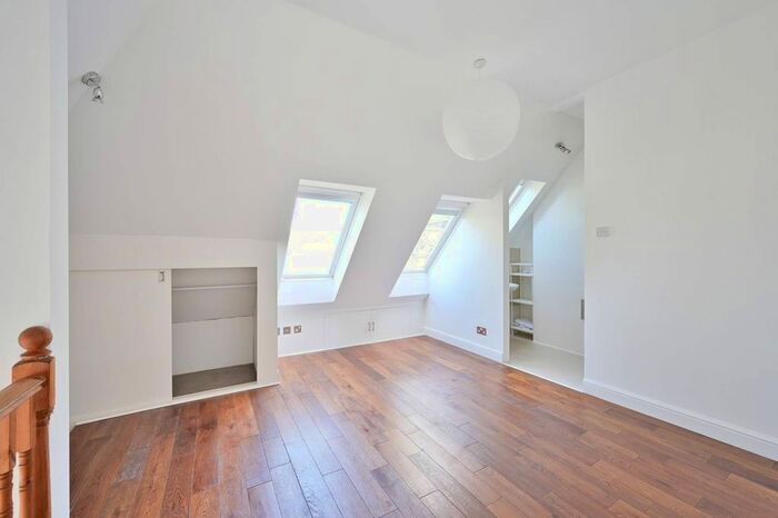 3 Bedroom Semi-Detached House To Rent In Melbury Gardens, West Wimbledon, London, SW20