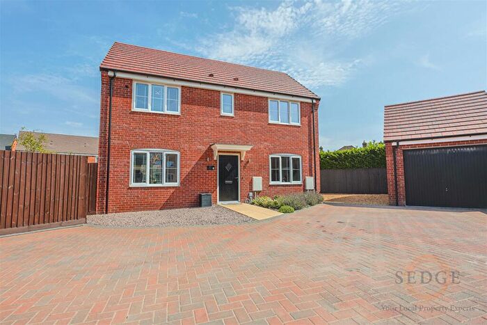 3 Bedroom Detached House For Sale In Reindeer Gate, Weston, Spalding, PE12