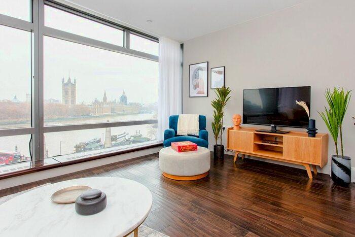 3 Bedroom Flat To Rent In Parliament View Apartments, London, SE1