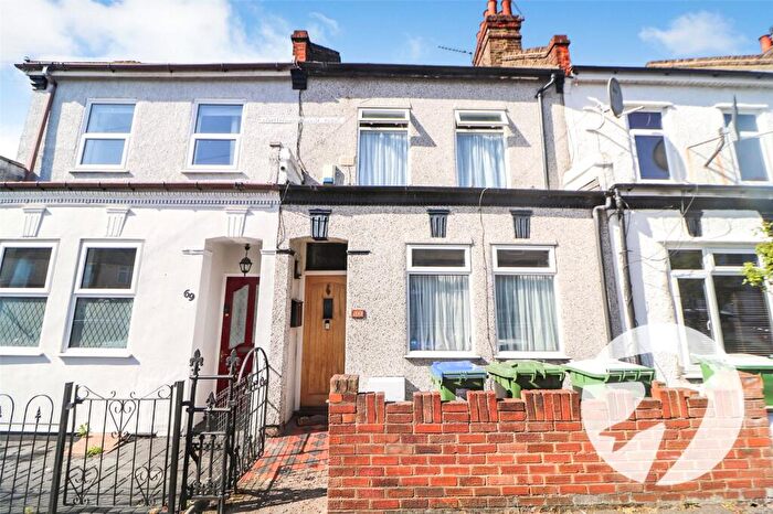 3 Bedroom Terraced House For Sale In Northumberland Park, Erith, DA8