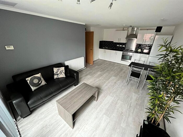 2 Bedroom Apartment To Rent In Duke Street, Salford, M7