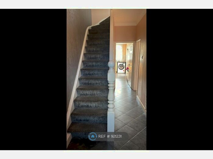 3 Bedroom Terraced House To Rent In Somerton Road, Newport, NP19