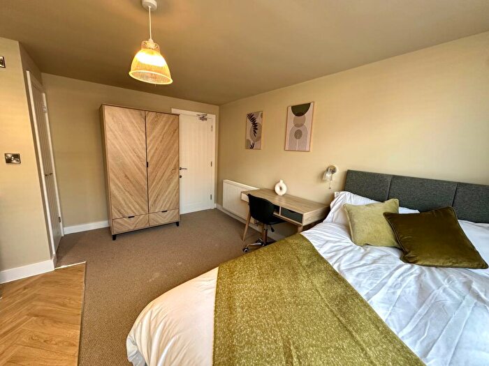 Studio To Rent In Room, Severn Street, DE24