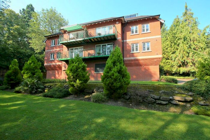 2 Bedroom Flat To Rent In Oakhill Road, Sevenoaks, TN13