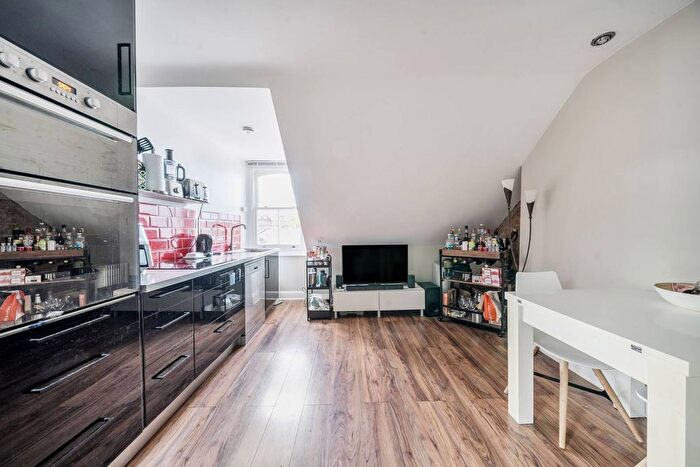 2 Bedroom Flat For Sale In Sinclair Road, Brook Green, London, W14