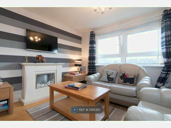 2 Bedroom Flat To Rent In Plantation Square, Glasgow, G51
