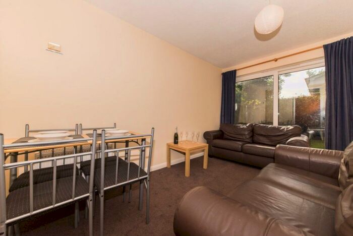 4 Bedroom House To Rent In Kemsing Gardens, Canterbury, CT2