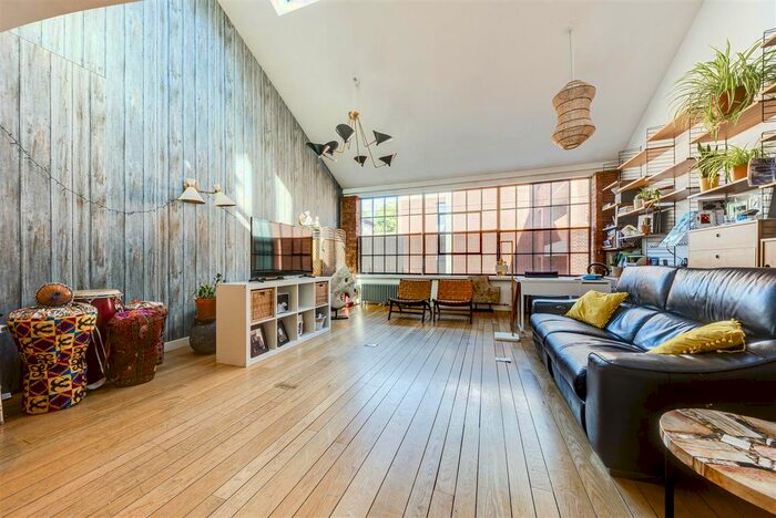 3 Bedroom Flat To Rent In Harrow Road, London, W9