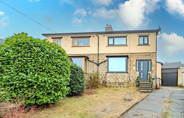 3 Bedroom Semi Detached House For Sale In Dorset Grove, Stanningley, Pudsey, West Yorkshire, LS28