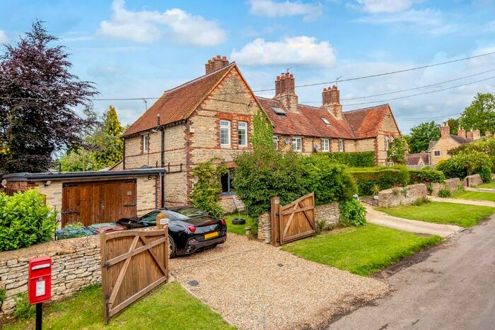 3 Bedroom End Of Terrace House For Sale In , Bainton Road, Bucknell., OX27