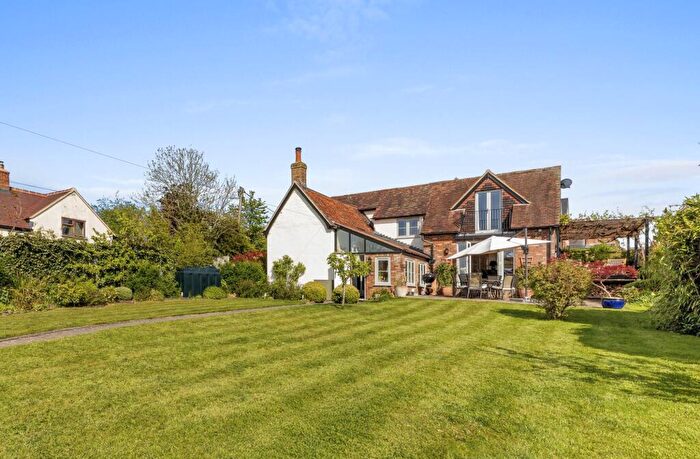 3 Bedroom Detached House For Sale In Ickford Road, Shabbington, HP18