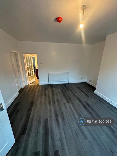 3 Bedroom End Of Terrace House To Rent In Deighton Road, Huddersfield, HD2