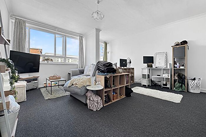 Flat To Rent In Bognor Regis, PO21