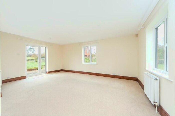 3 Bedroom Detached House To Rent In East Tytherley Road, Romsey, SO51