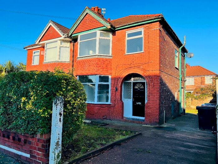 3 Bedroom Semi-Detached House To Rent In Braemar Avenue, Stretford Manchester, M32