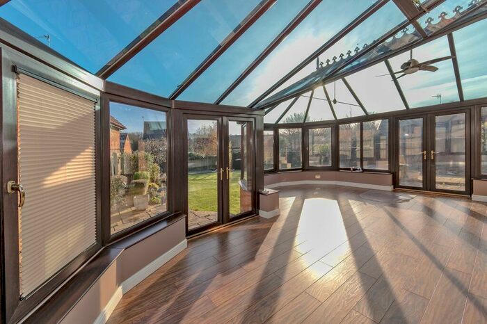 3 Bedroom Property To Rent In Redland Drive, Loughton, MK5