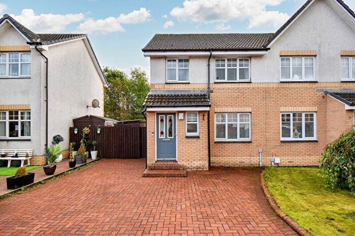 3 Bedroom Semi-Detached House For Sale In South Dumbreck Road, Kilsyth, G65