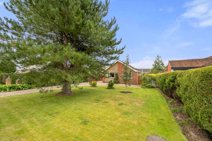 2 Bedroom Detached Bungalow For Sale In Rectory Road, Anderby, PE24