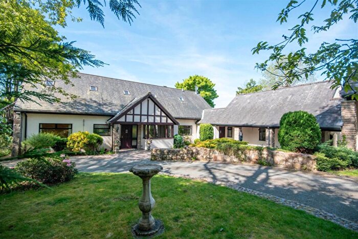 5 Bedroom Detached House For Sale In Dinbren, Llangollen, LL20