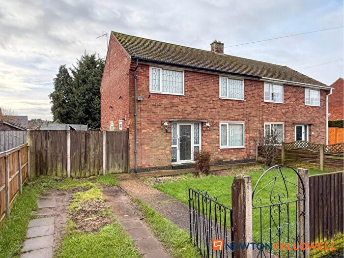 3 Bedroom Semi Detached House For Sale In Cranmer Road, Newark, Nottinghamshire, NG24