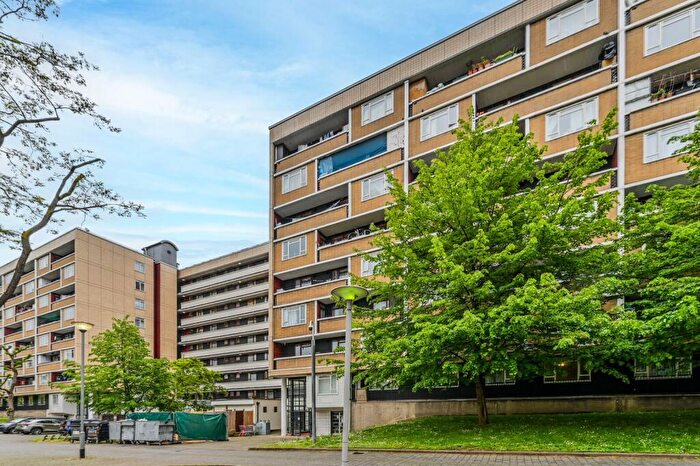 3 Bedroom Flat To Rent In Kendal House, King's Cross, London, N1