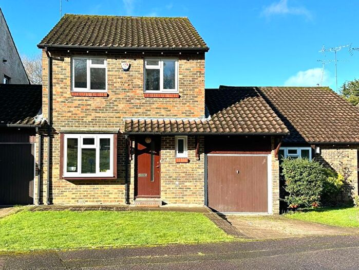 3 Bedroom Property For Sale In Bowyers Close, Ashtead, KT21