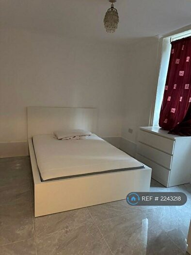 2 Bedroom Flat To Rent In Springfield Lane, London, NW6