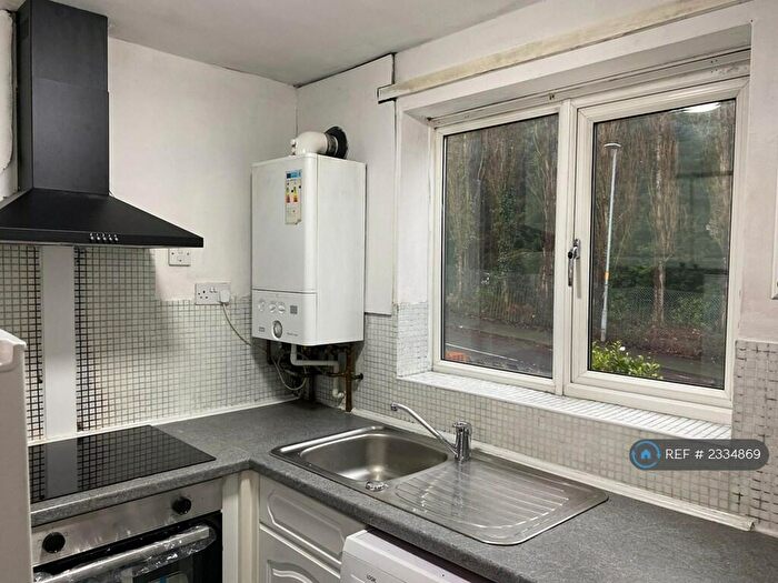 1 Bedroom Flat To Rent In St. Marks Street, Dukinfield, SK16