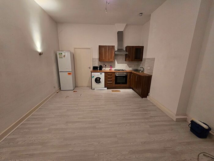 2 Bedroom Flat To Rent In Cricketfield Road, London, E5