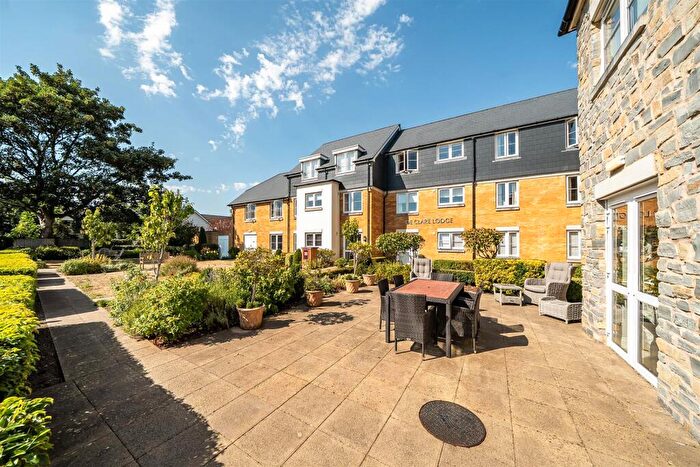 2 Bedroom Retirement Property For Sale In De Clare Lodge, Cowbridge, Glamorgan, CF71