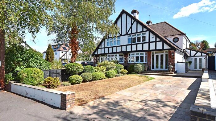3 Bedroom Semi Detached House For Sale In St Augustines Avenue, Bromley, BR2