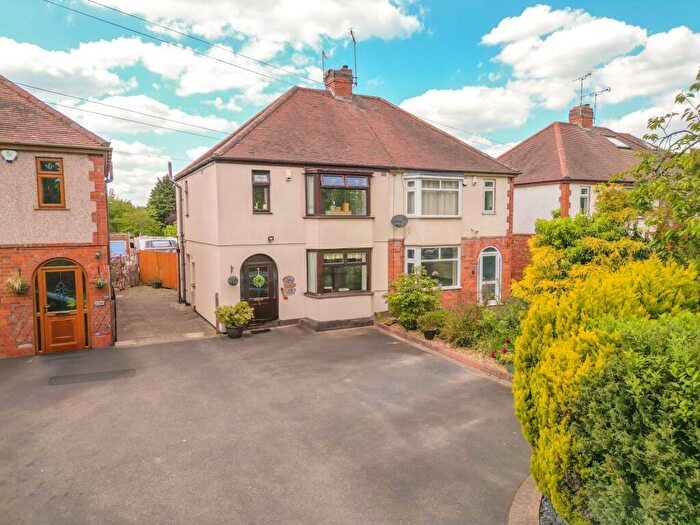 3 Bedroom Semi-Detached House For Sale In Weddington Road, Nuneaton, CV10