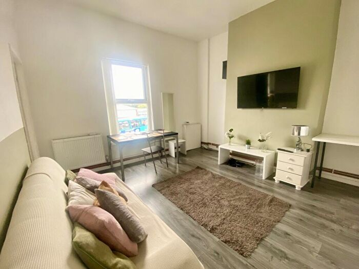 Flat To Rent In Rice Lane, Liverpool, Merseyside., L9