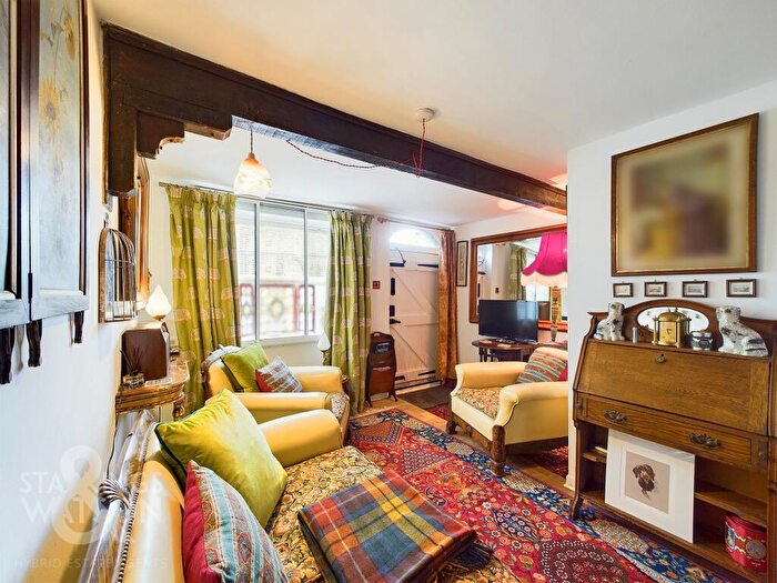 2 Bedroom Detached House For Sale In Dereham Road, Mattishall, NR20