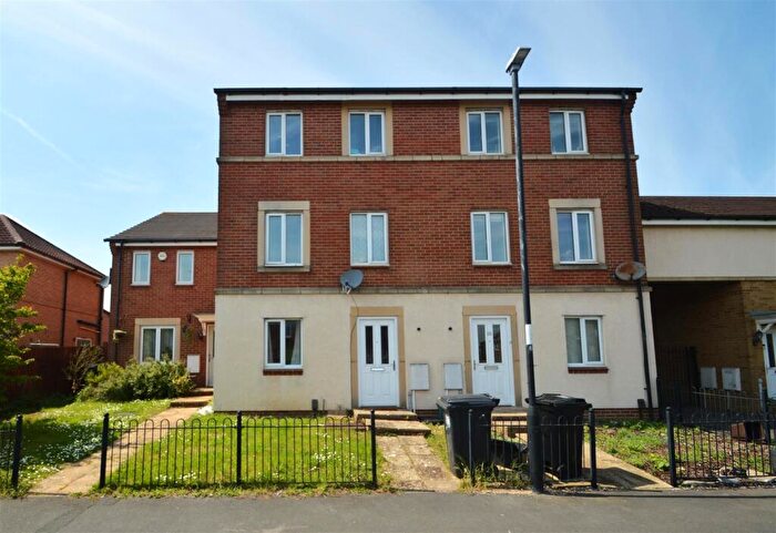4 Bedroom House To Rent In Hazel Grove, Bristol, BS7