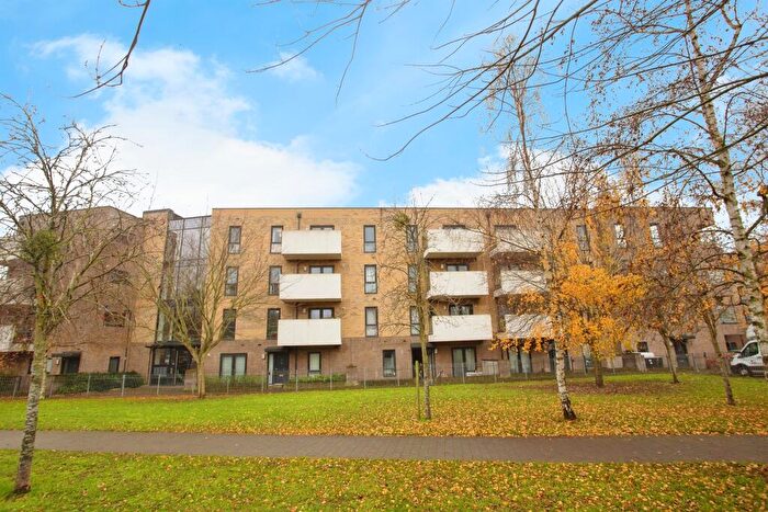 2 Bedroom Flat For Sale In Tranquil Lane, Harrow, HA2