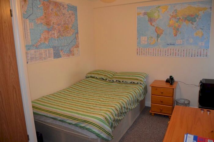 2 Bedroom Property To Rent In Ermington Terrace, Flat Plymouth, PL4