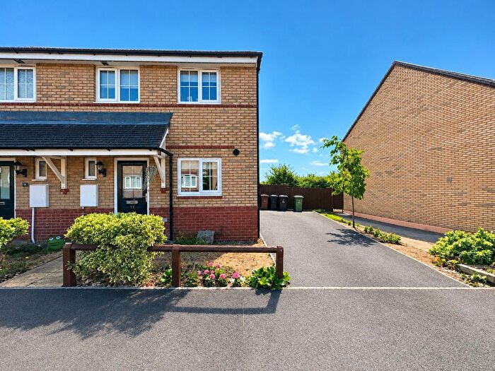 3 Bedroom Semi Detached House To Rent In Shackleton Close, Corby, NN18
