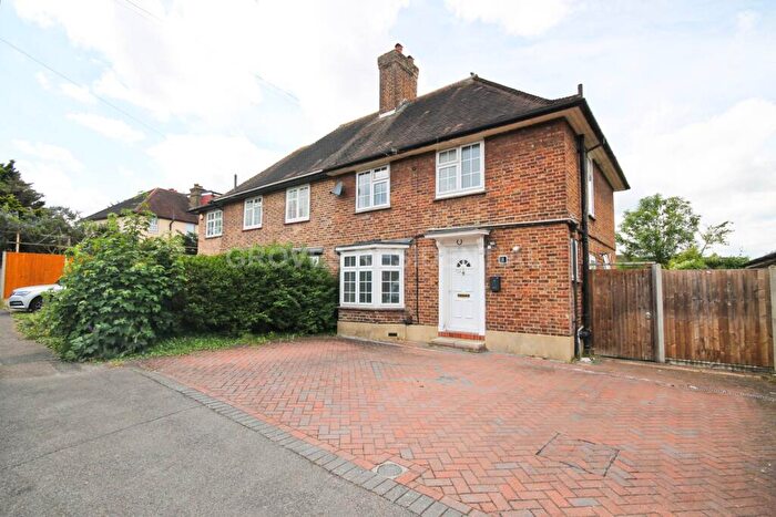 4 Bedroom Semi-Detached House To Rent In Laburnum Grove, New Malden, KT3