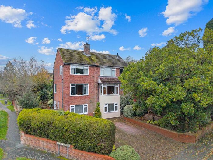 5 Bedroom Detached House For Sale In Virginia Gardens, Bledlow Ridge, High Wycombe, HP14