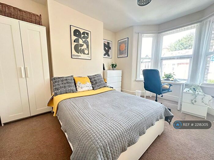 5 Bedroom Terraced House To Rent In Monks Road, Exeter, EX4