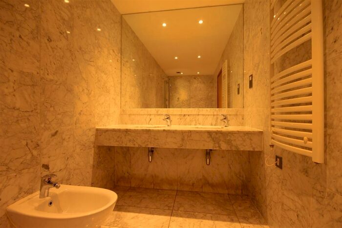 2 Bedroom Apartment To Rent In Murton House, Grainger Street, NE1