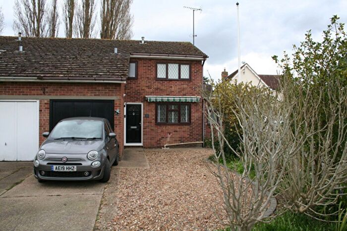 3 Bedroom Semi-Detached House To Rent In Packe Close, Feering, Colchester, CO5
